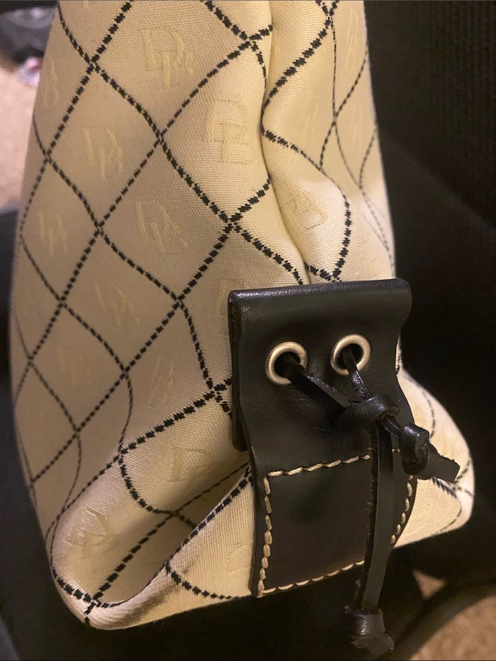 Dooney & Bourke EUC White Monogram Tote with Black Trim - Picture 3 of 9
